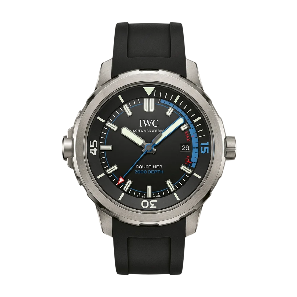 IWC Aquatimer horloge op een donkere achtergrond, detailweergave
