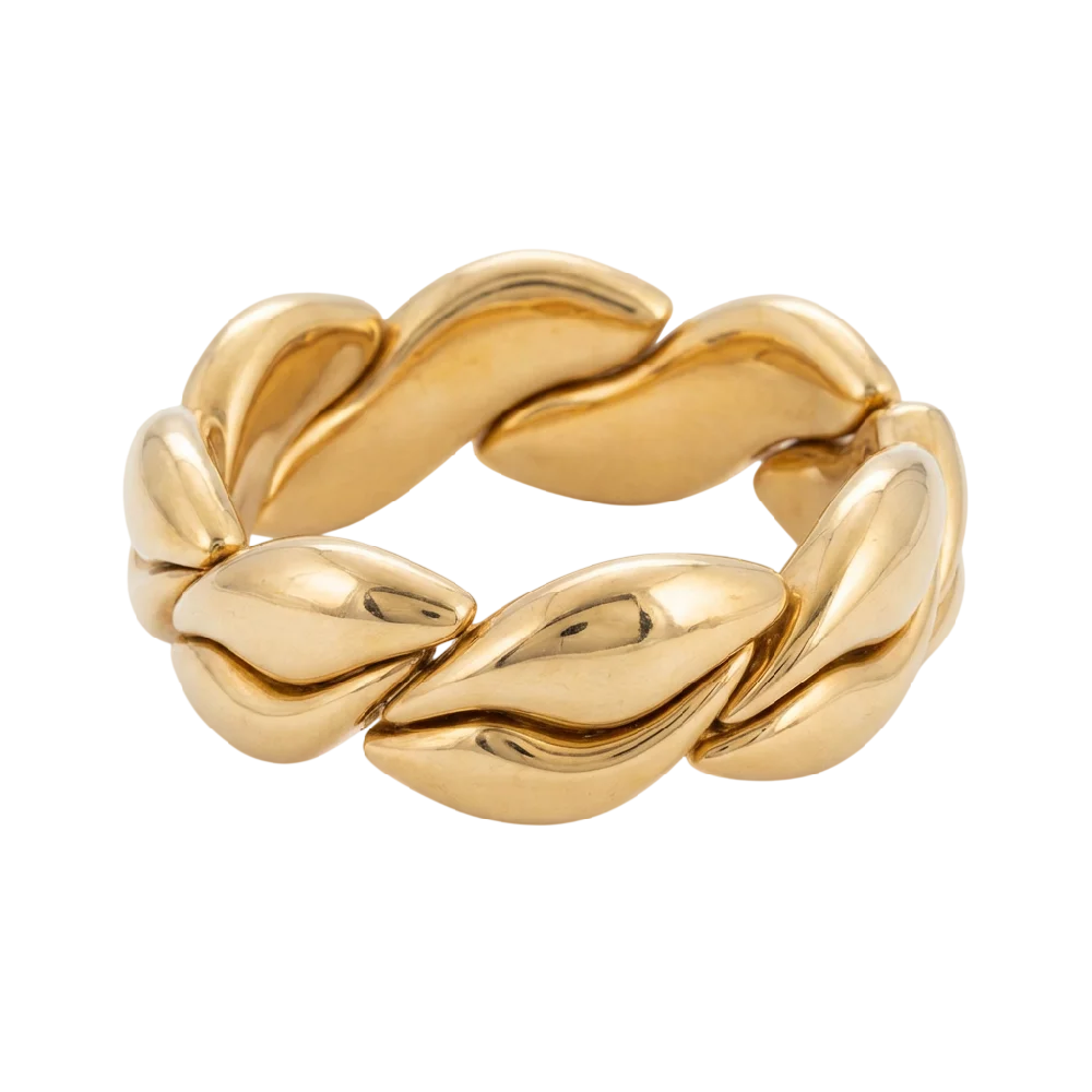 Een goude ring met krulvorm