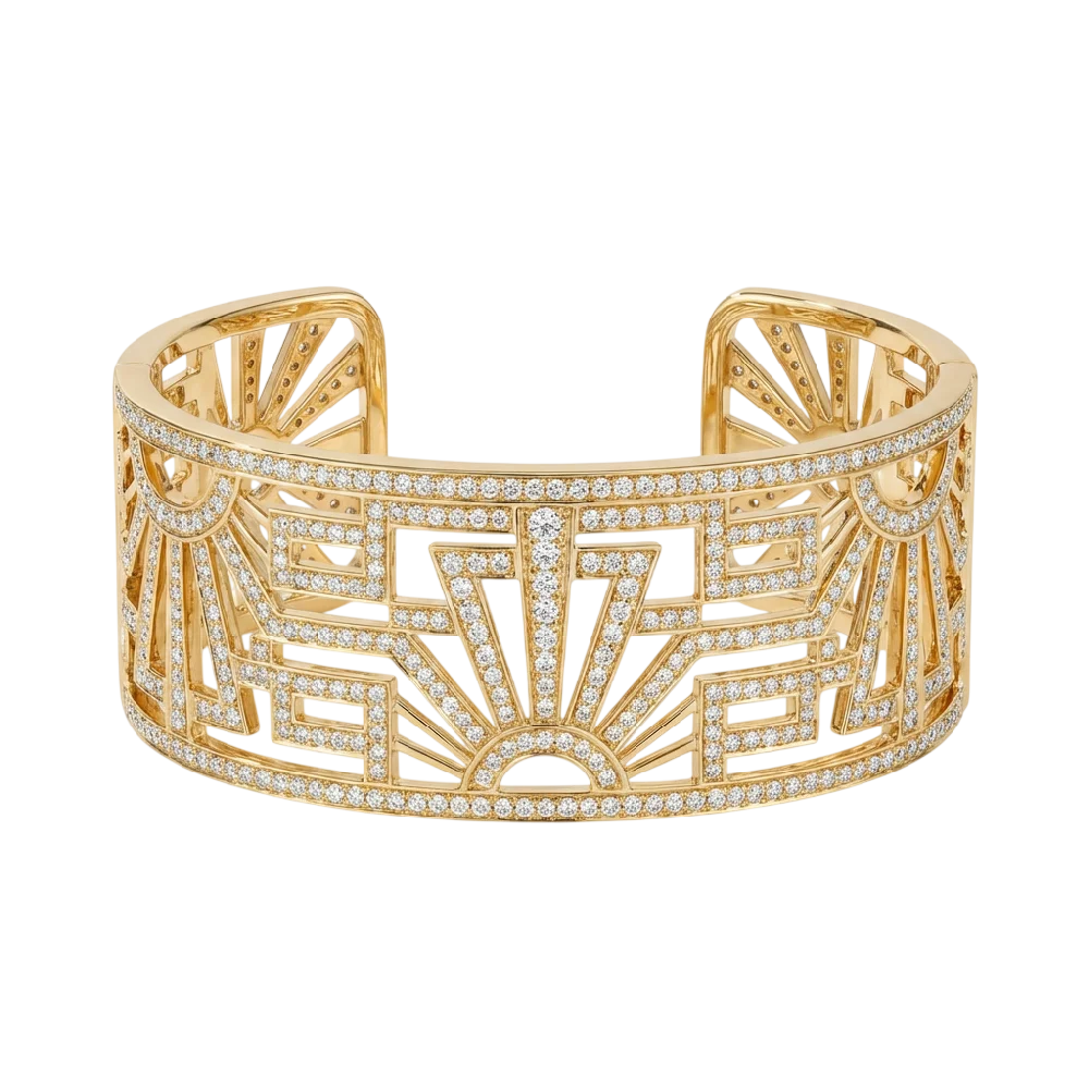 Messika Gatsby ring met diamanten op witte achtergrond, klaarliggend voor verpanding