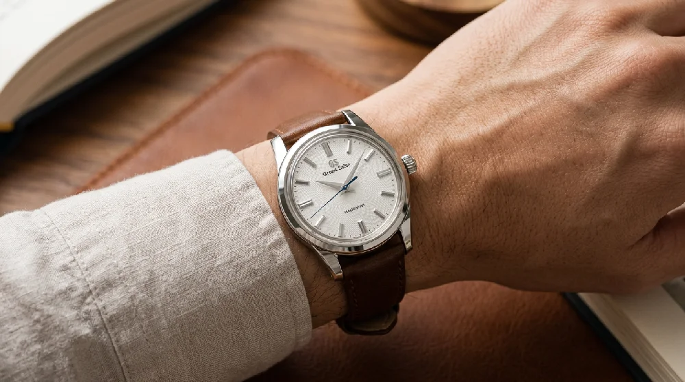 Grand Seiko Elegance horloge veilig opgeborgen in een luxe kluis