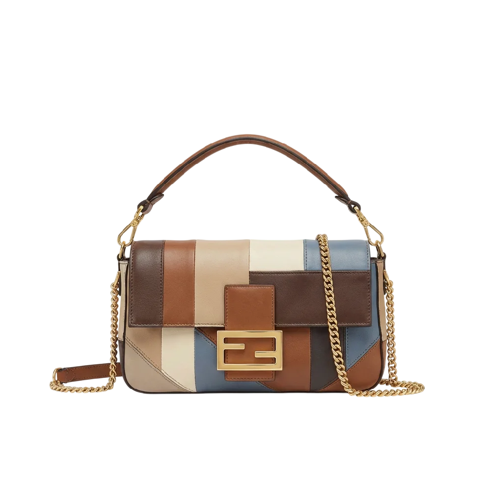 Luxe Fendi Baguette tas van bruin leer op een lichte achtergrond