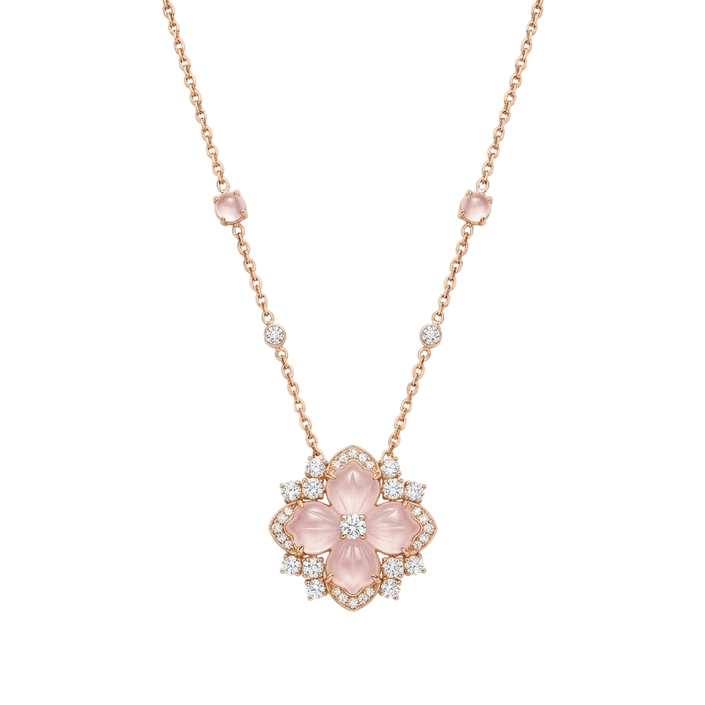 Piaget Rose Passion sieraad van goud met diamanten op een egale achtergrond