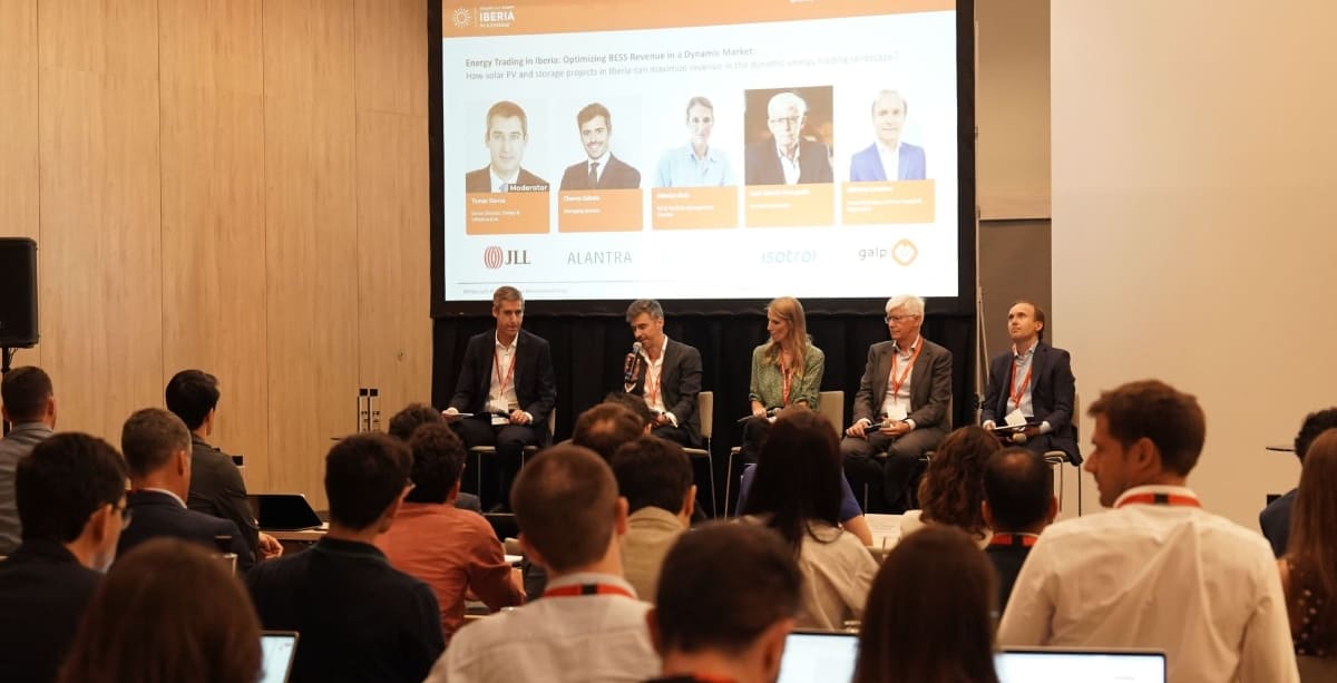 Bluence comparte su visión sobre la optimización de ingresos con BESS en el Solarplaza Summit Iberia