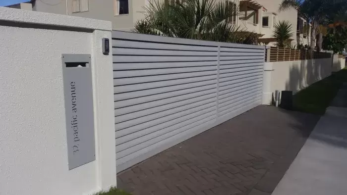 Louvre Sliding Gate