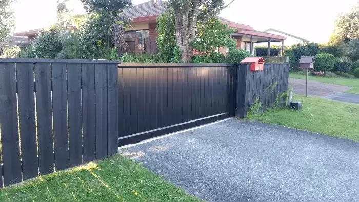 Tongue & Groove Sliding Gate
