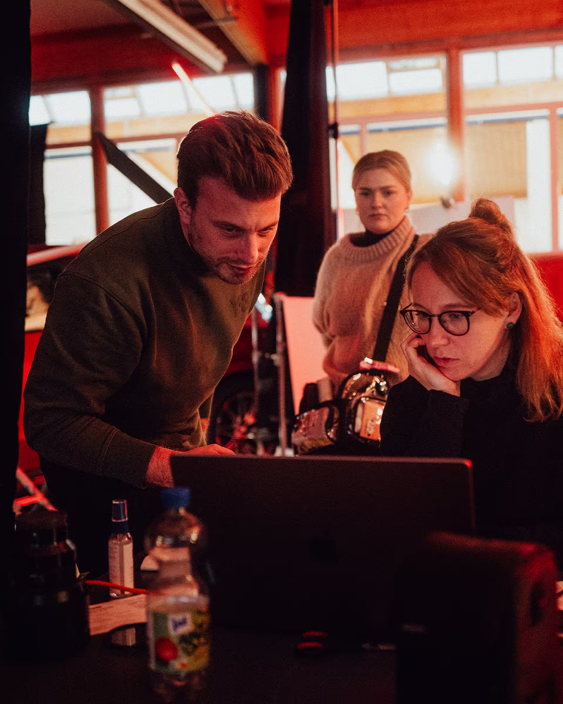 boy talking at a summerparty