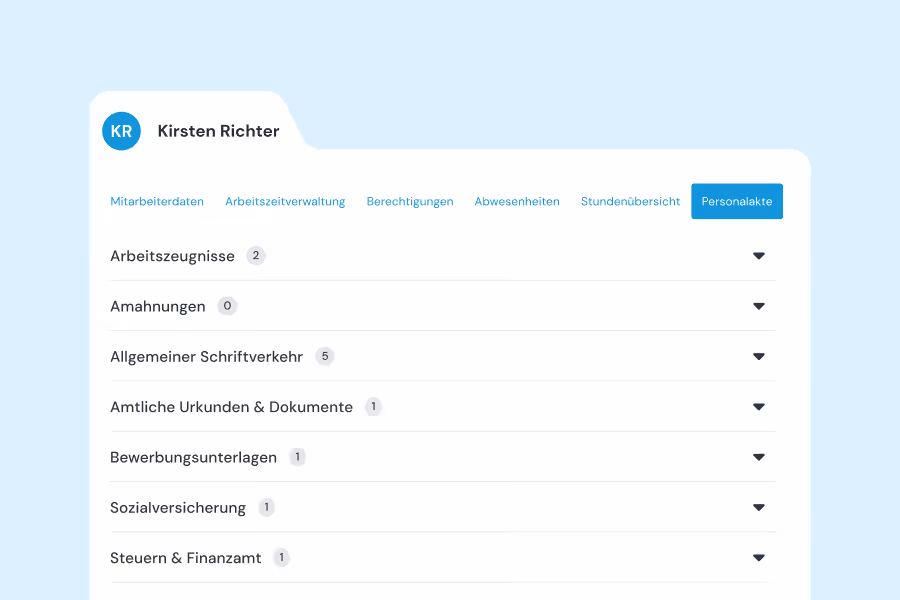 Benutzerprofil von Kirsten Richter mit Tabs für Mitarbeiterdaten, Arbeitszeitverwaltung, Berechtigungen, Abwesenheiten, Stundenübersicht und Personalakte mit verschiedenen Dokumentenkategorien und zugehörigen Dokumentenzahlen im clockin Bürocenter.