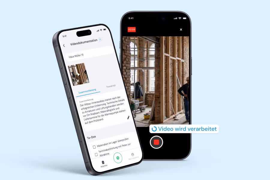 Zwei Smartphones zeigen die KI-gestützte Videodokumentationsanwendung von clockin