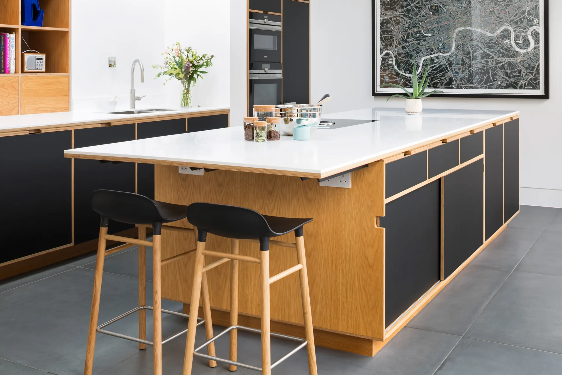 A casual spot to eat, chat, or sip coffee—perfect for connecting with the cook.