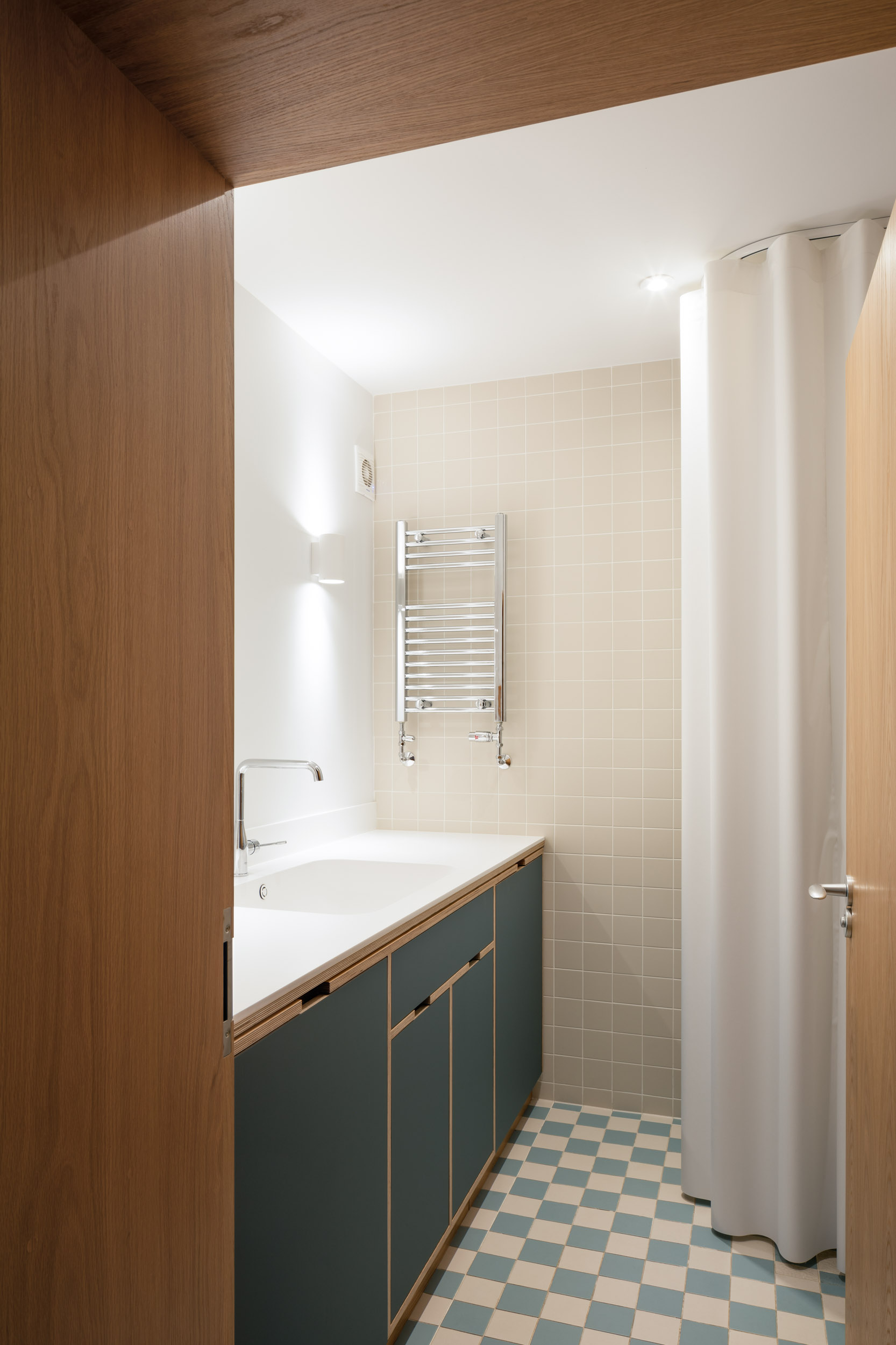 Grey plywood bathroom furniture 