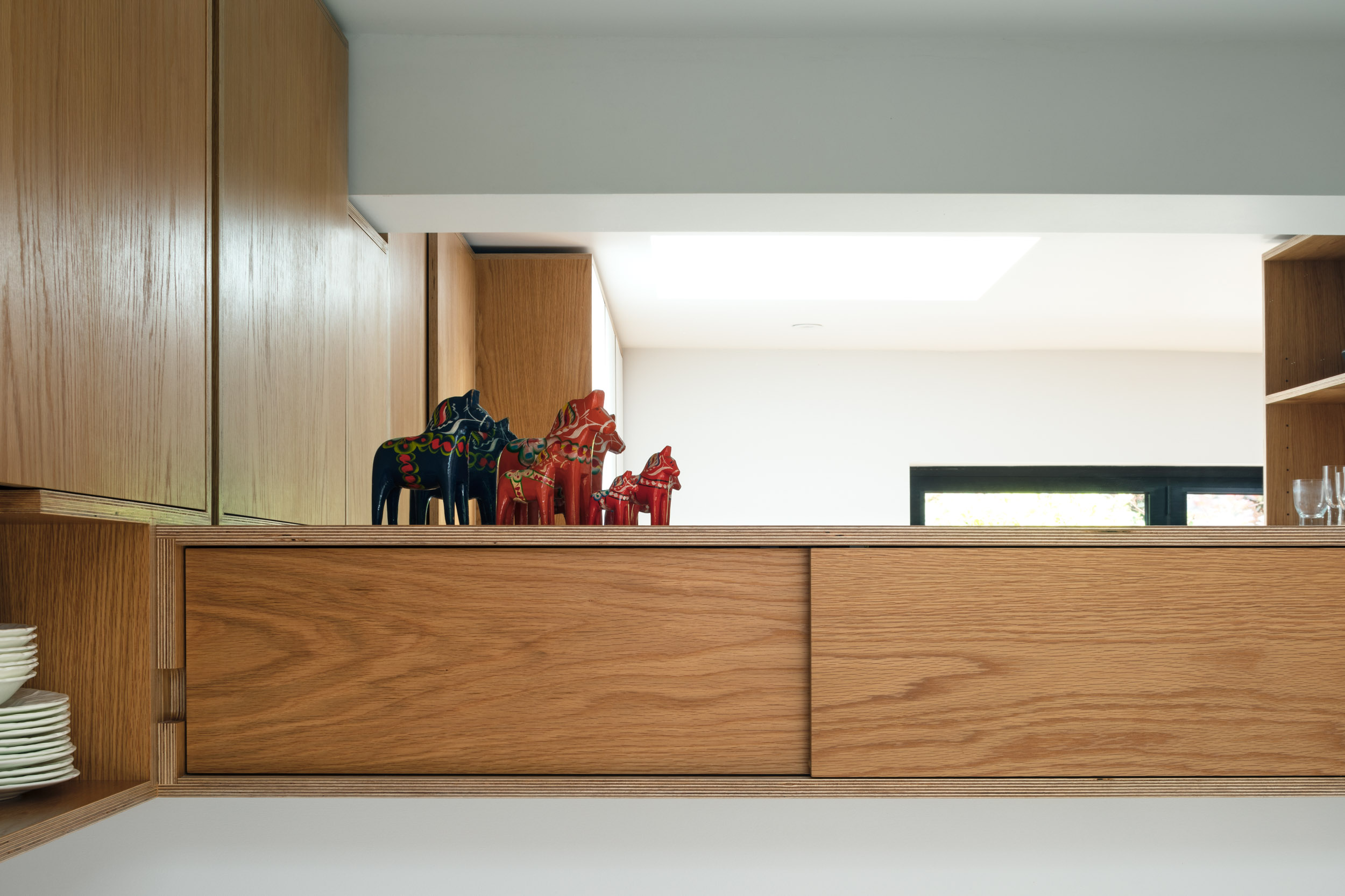 Wall cabinet with mirror backing