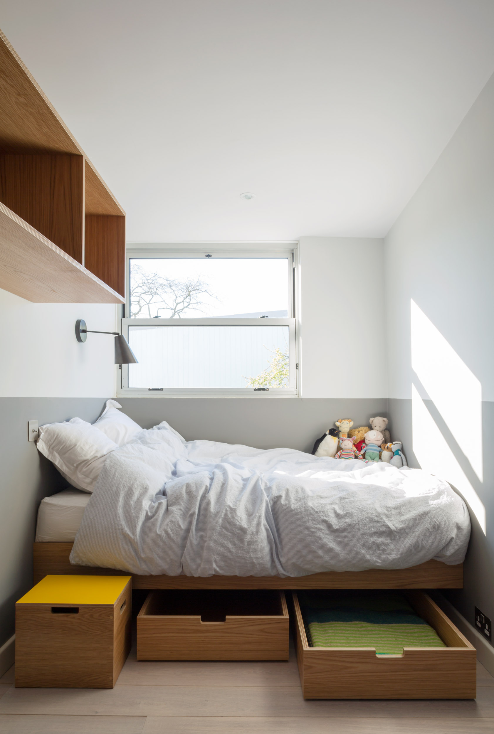 Small Bedroom Under Bed Storage