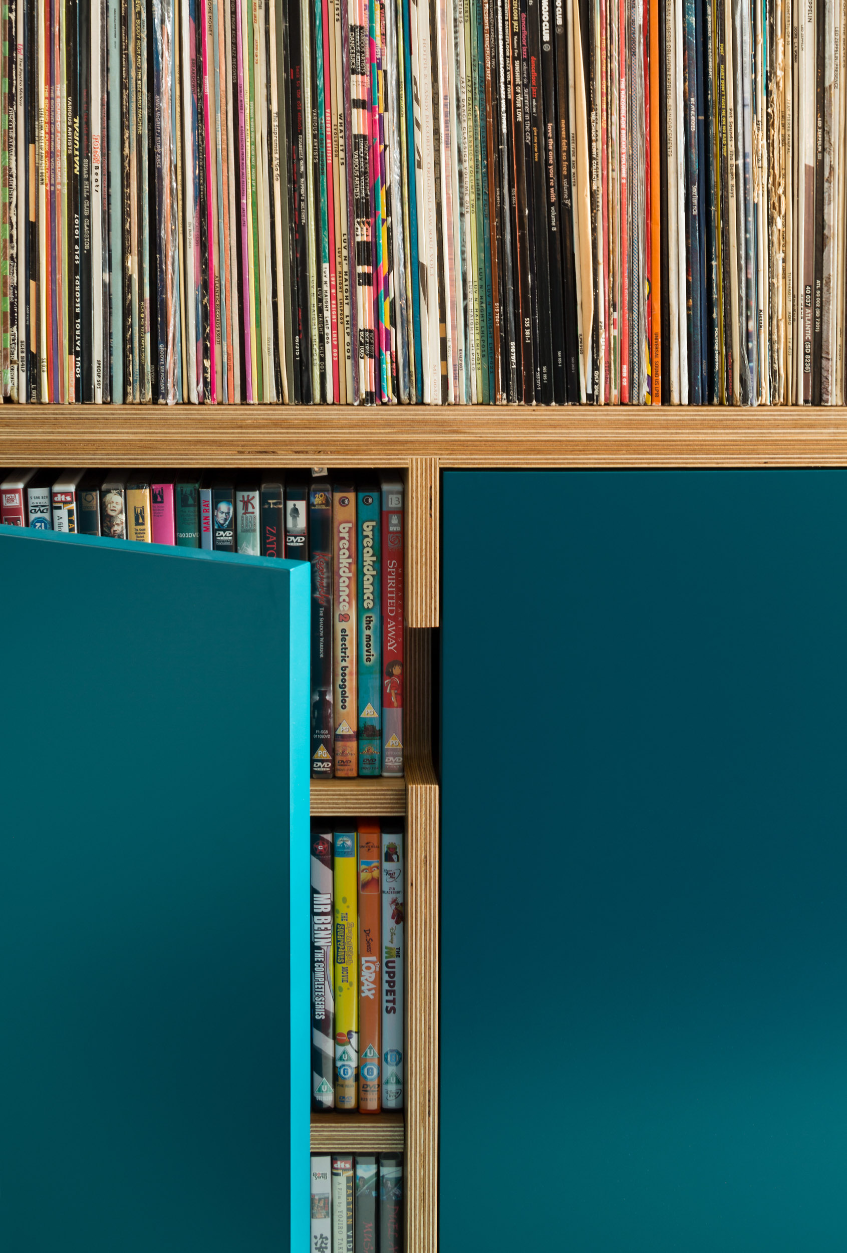 Birch Plywood Bookcase Close-Up With Teal Finish