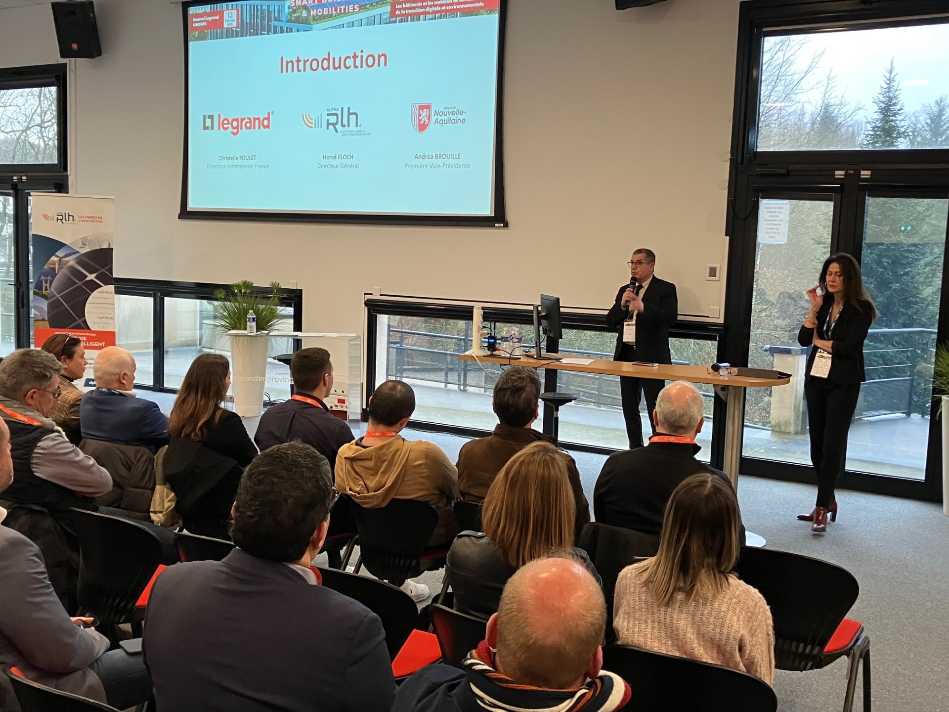 SMART BUILDINGS & MOBILITIES: tomorrow's buildings and mobility at the heart of the digital and environmental transition