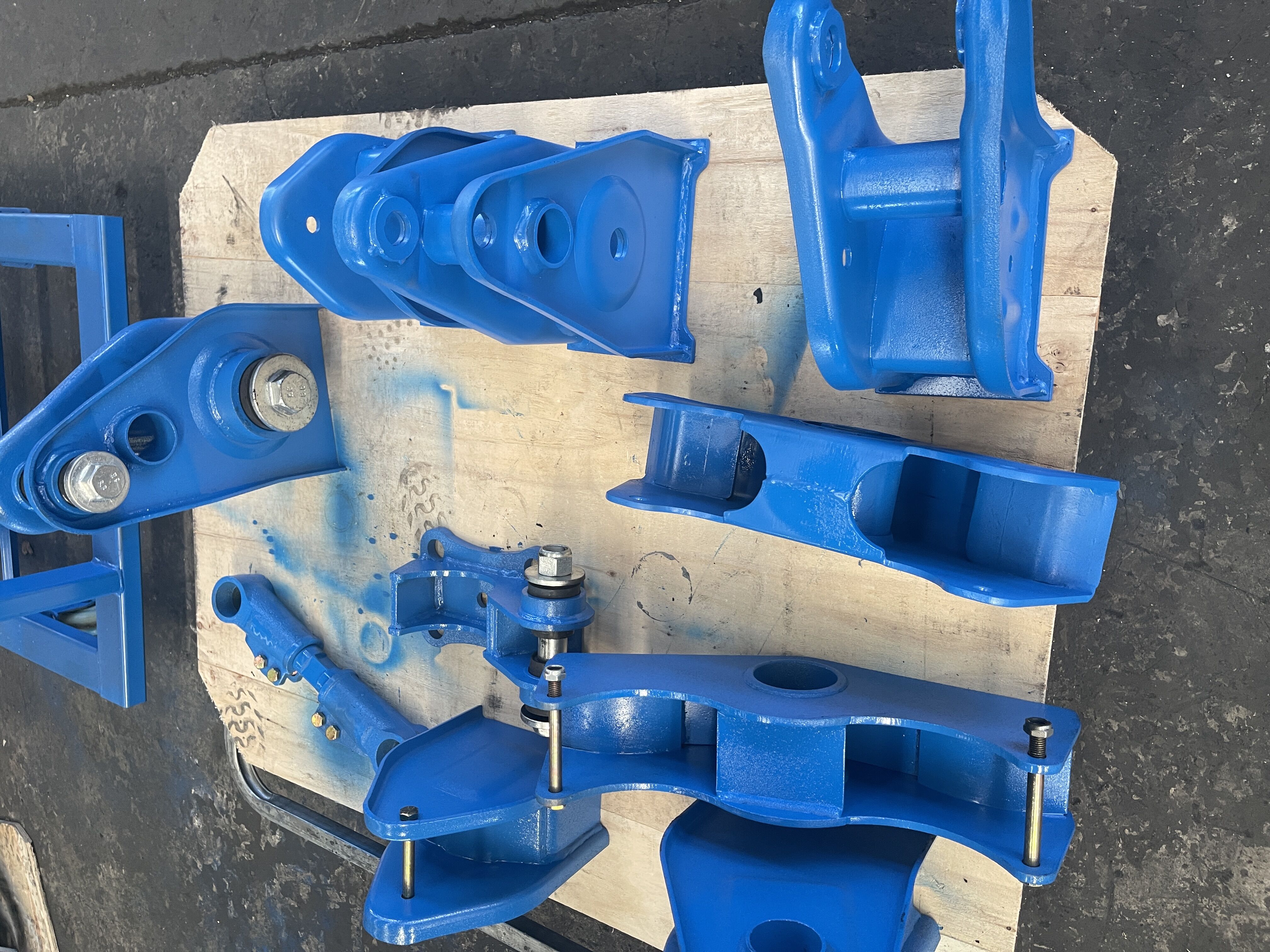 Suspension system bracket