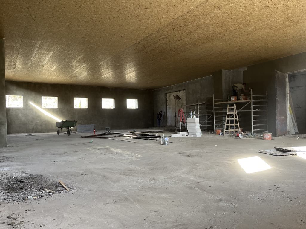 Hala v Bruzovicích.