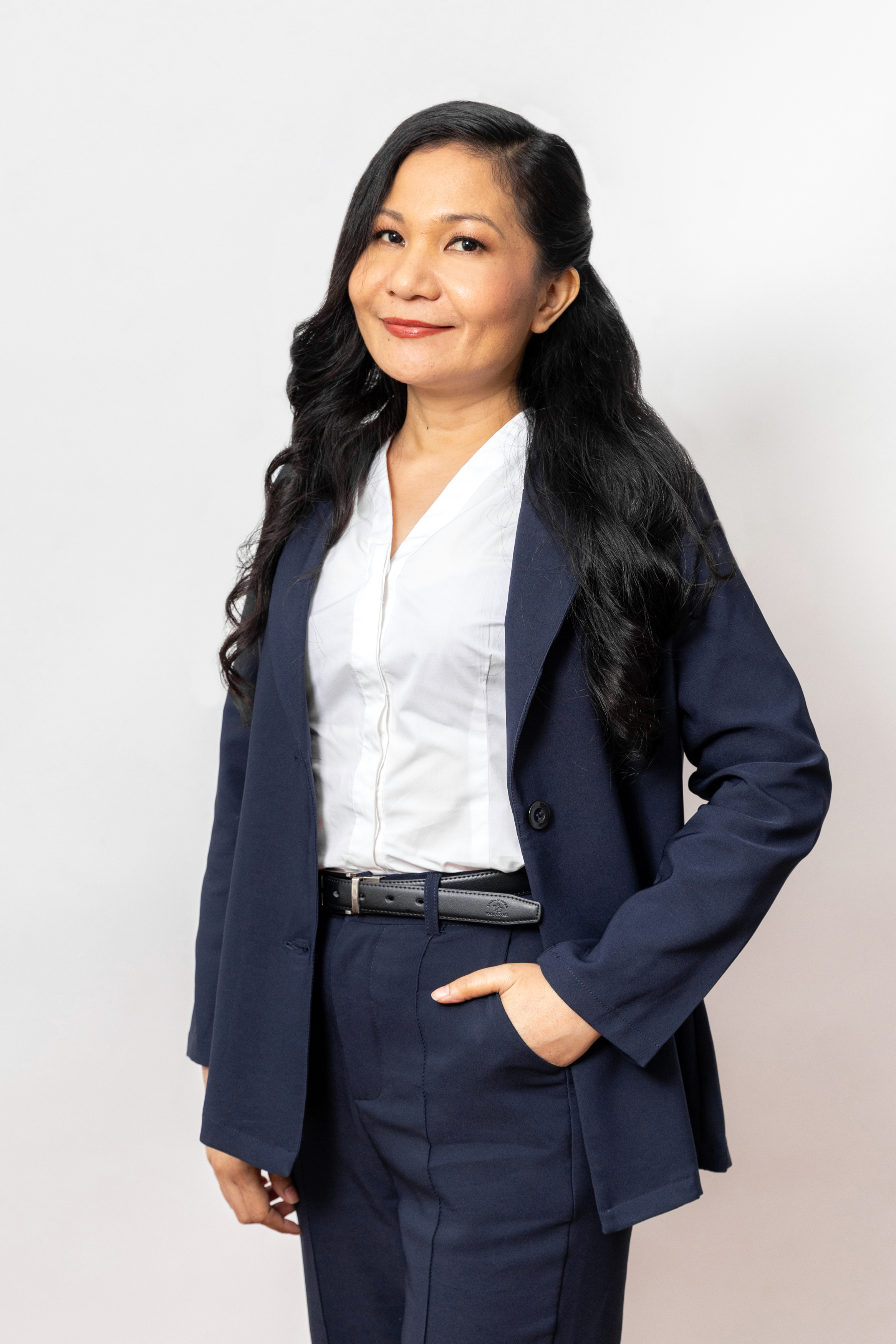 Ginalyn Arinez - Legal Secretary