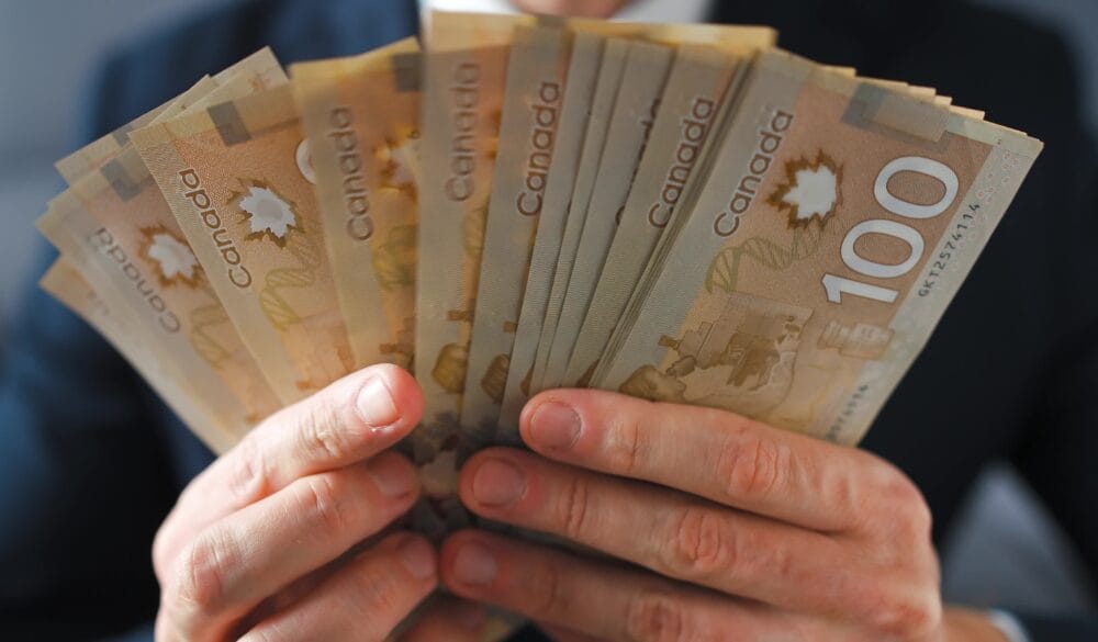 Thủ tục định cư Canada: Quy trình và hồ sơ cần chuẩn bị - hình ảnh 3 Thủ tục định cư Canada: Quy trình và hồ sơ cần chuẩn bị - hình ảnh 3