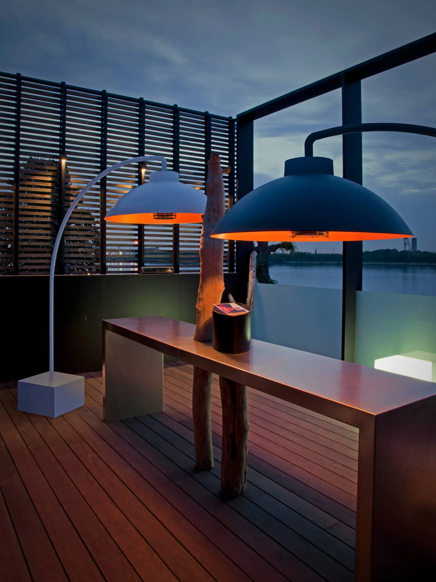 Exclusieve buitenruimte met luxe heaters - vergelijking gas, elektrisch en vuurhaarden