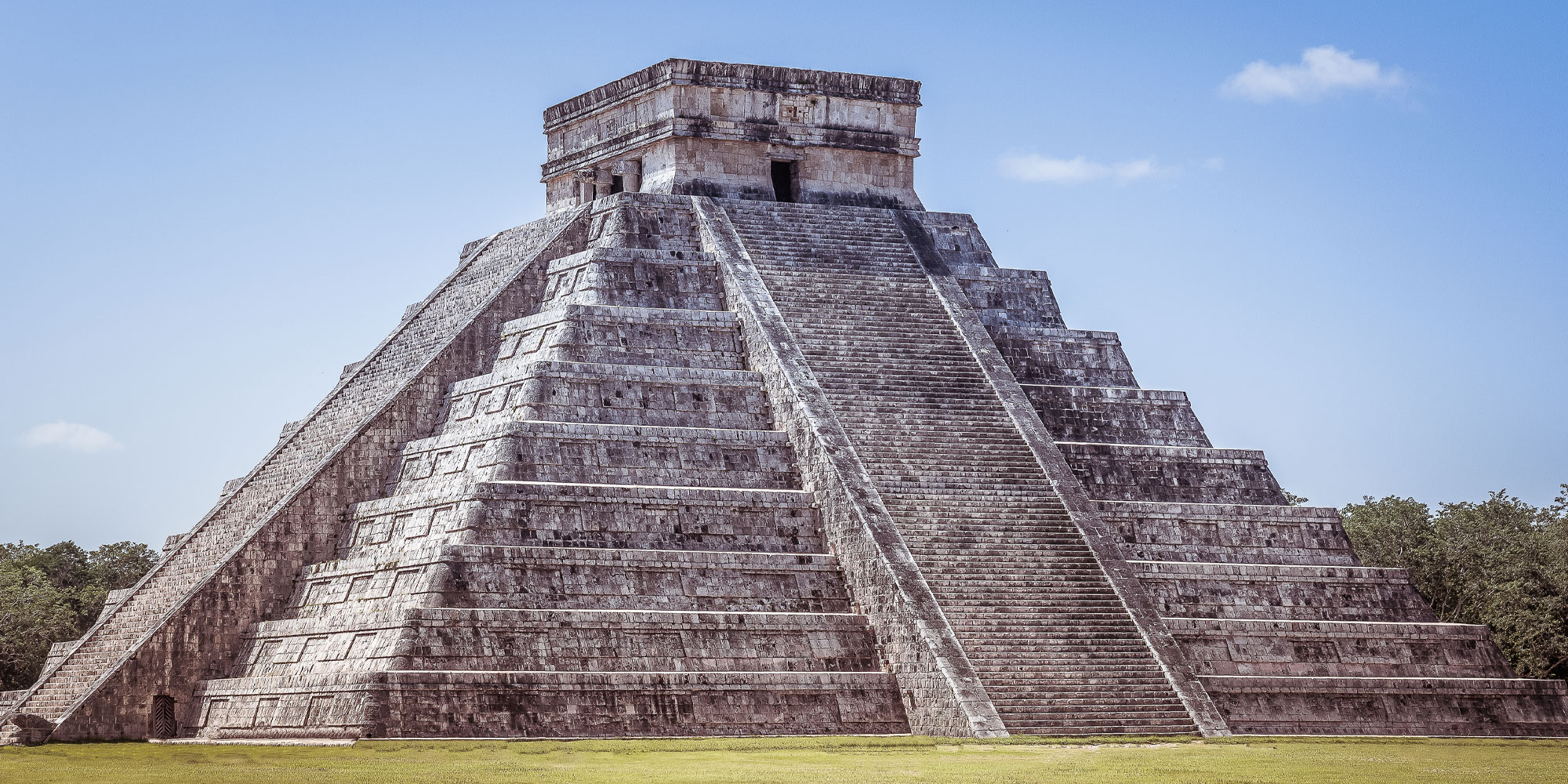 mayan stone pyramid