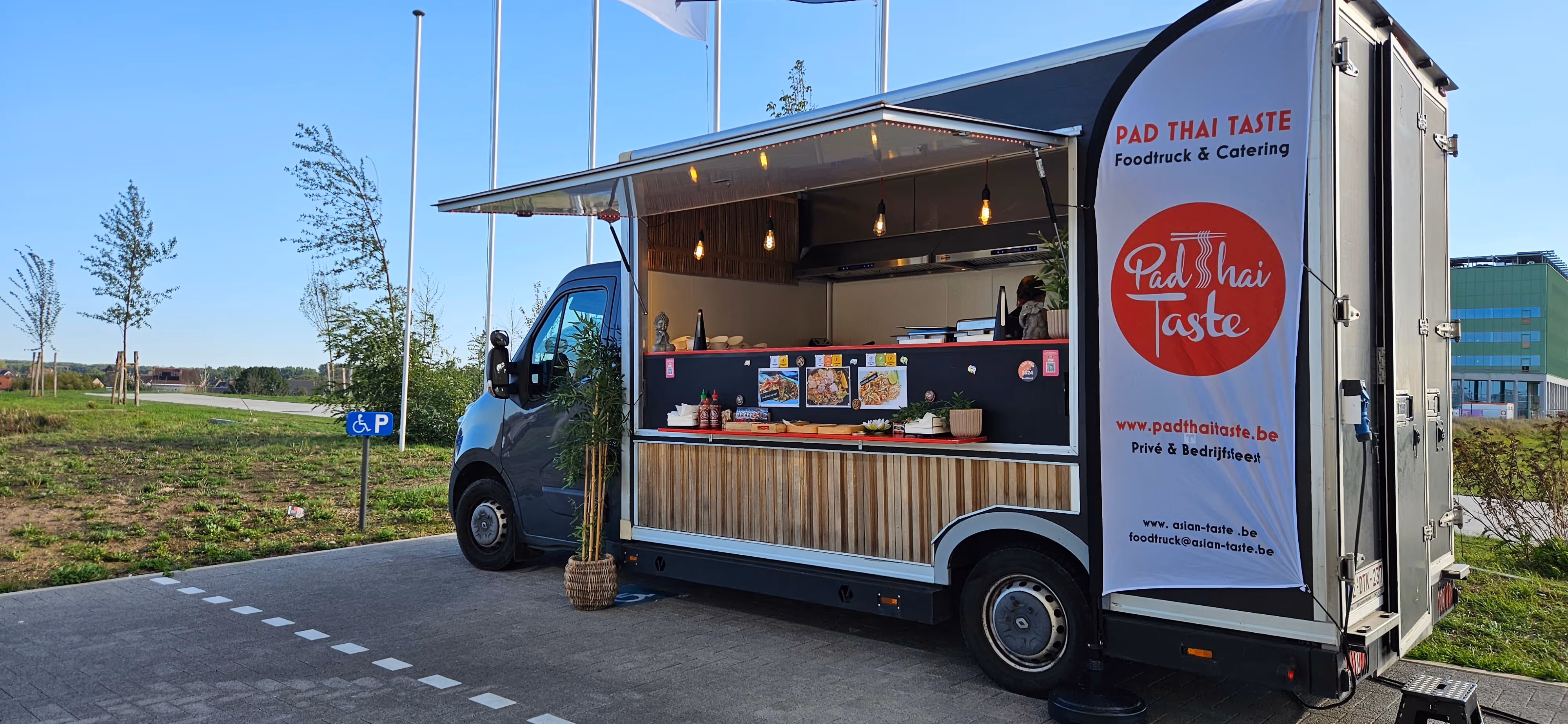 pad thai taste foodtruck