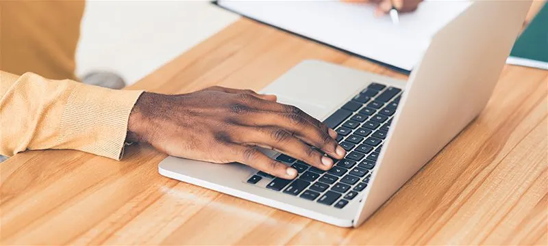 Como a parceria SoftExpert e Clicksign reduziu custos e acelerou a assinatura de contratos