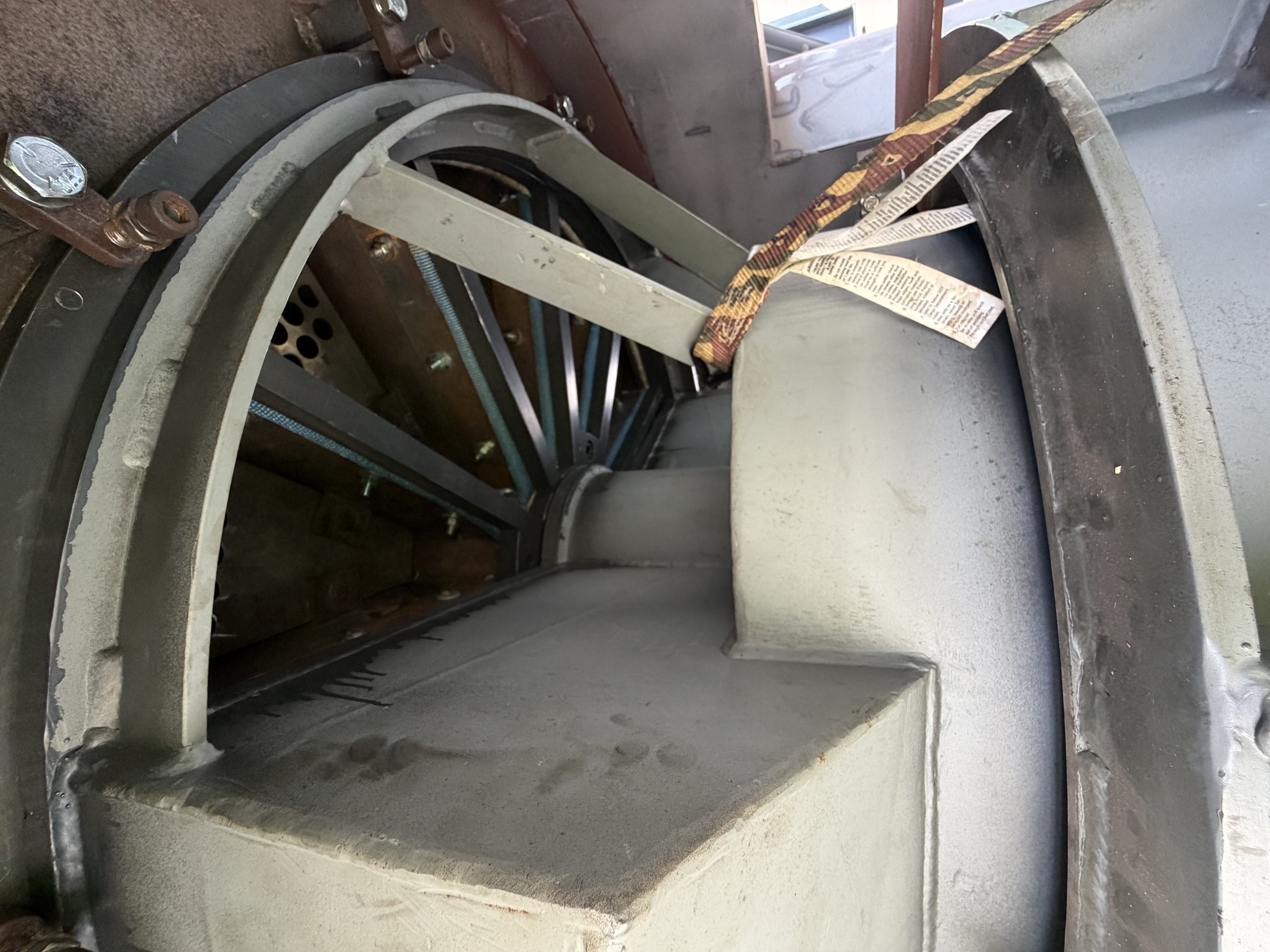 Rotary valve on a regenerative thermal oxidizer