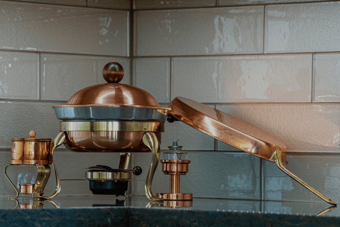 picture of chafing dishes for demonstrational purposes