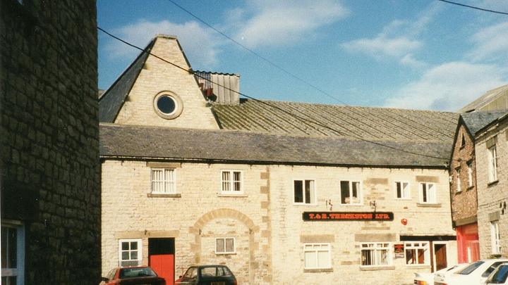 T&R Theakston
