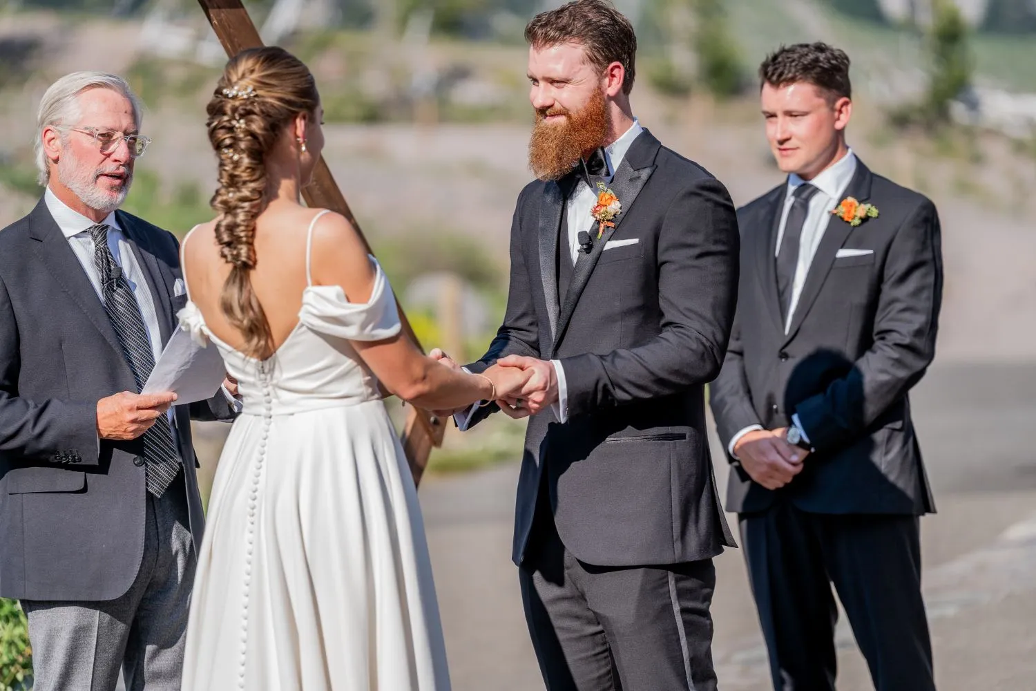 bride and groom wedding ceremony