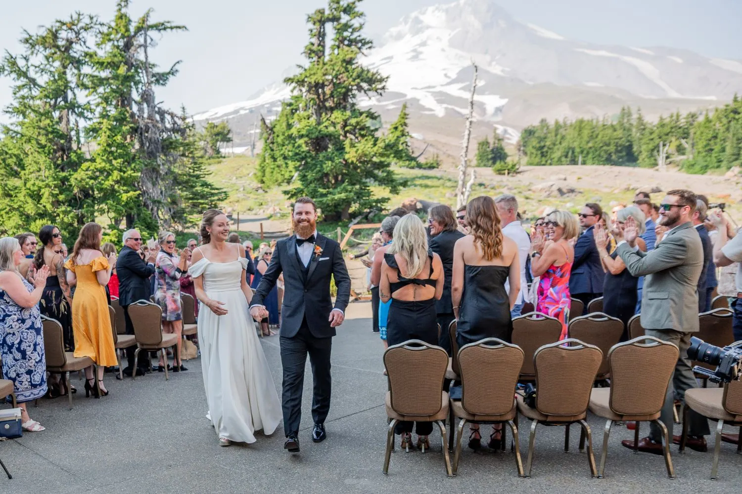 bride and groom wedding ceremony