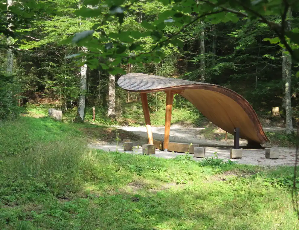Beerdigung im stillen Wald Mittenwald
