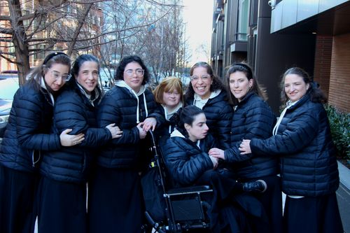 Picture Day Retake Reflects Hamaspik's Uncompromising Standards