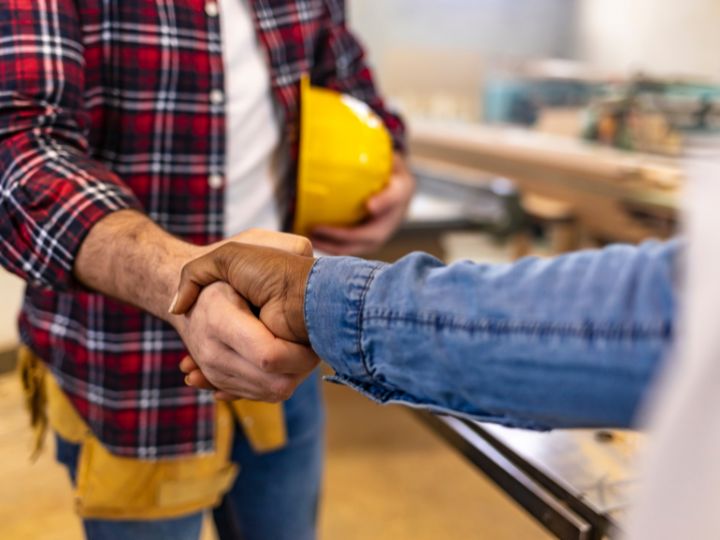 Red Flags to Avoid When Hiring Phoenix Home Remodeling Contractors