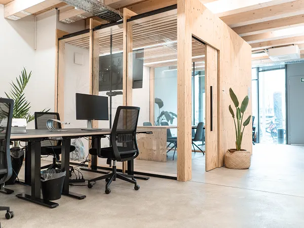 Helle, moderne Büroräume der adfriends Online Marketing Agentur. 