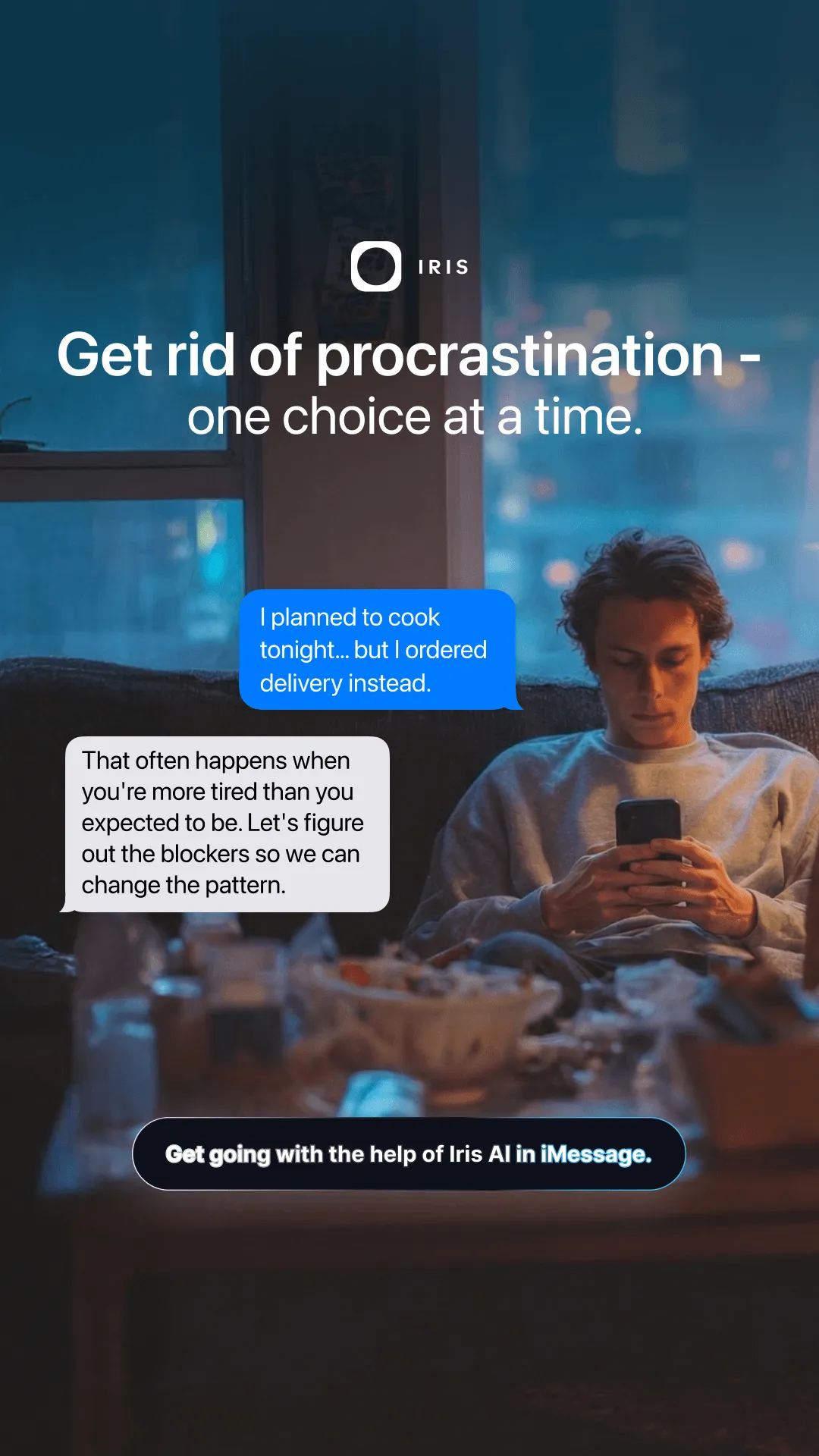Ad Creative das einen jungen Mann mit Smartphone auf Couch zeigt. Text: „Get rid of procrastination - one choice at a time.“