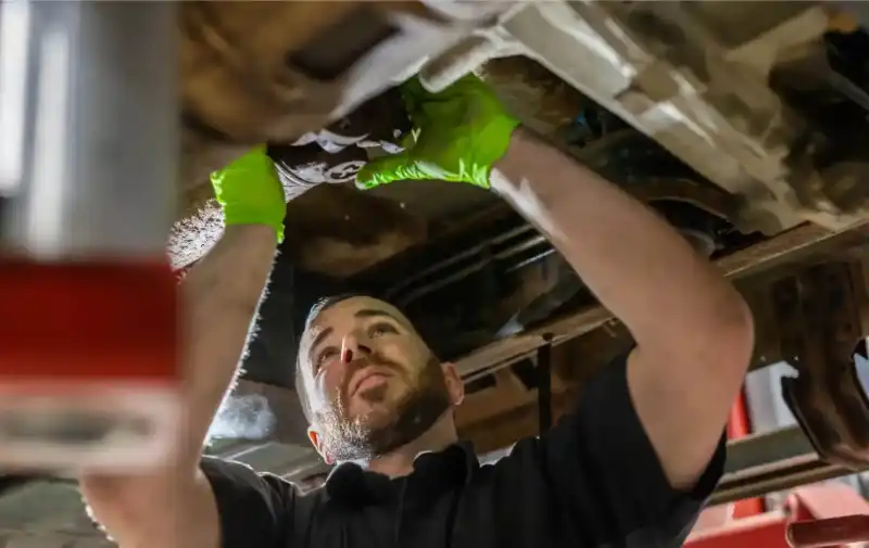 Solid Axles vs. Independent Suspension: Which is Better for Heavy-Duty Trucks?