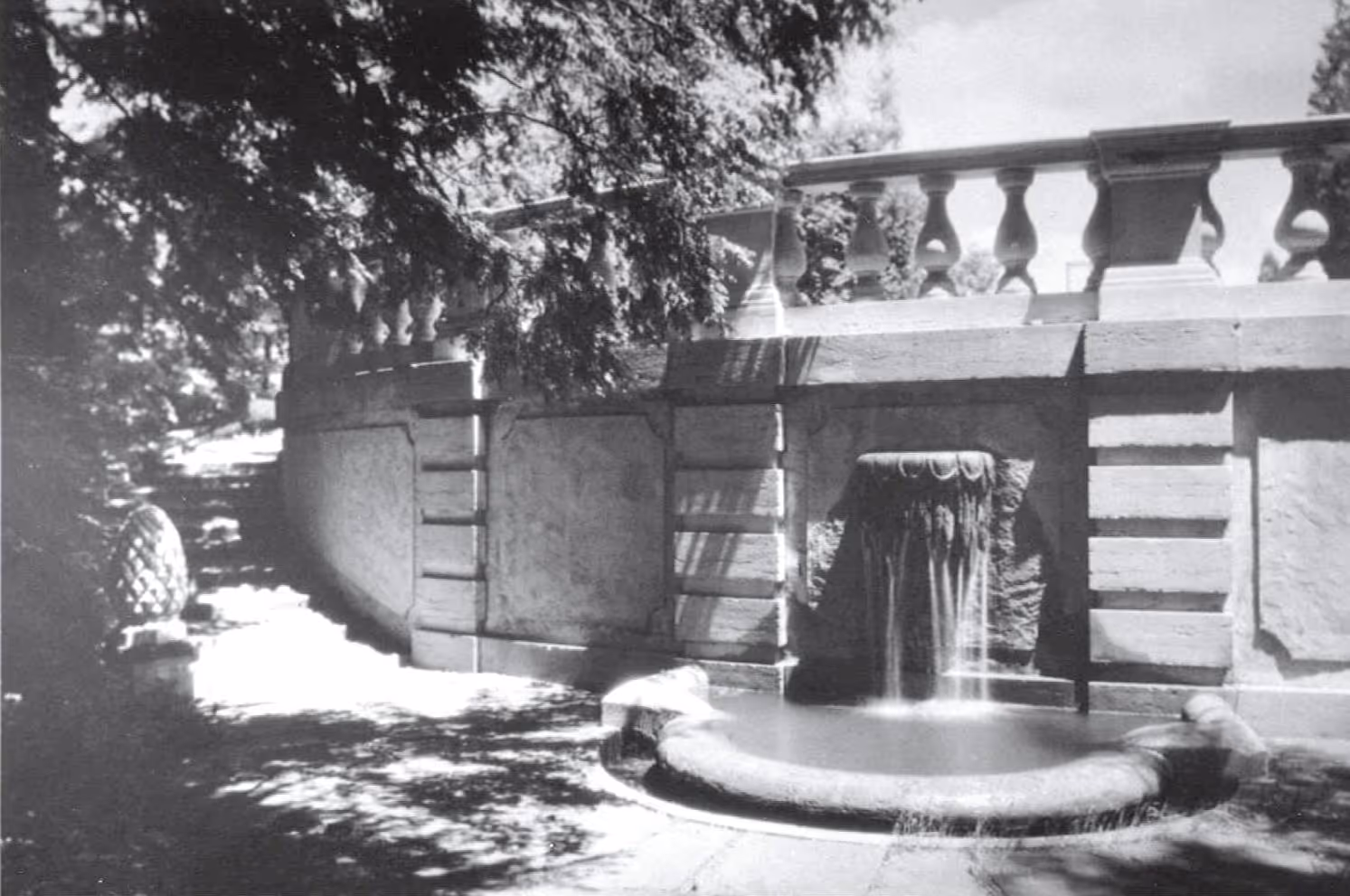 Historic fountain cascade