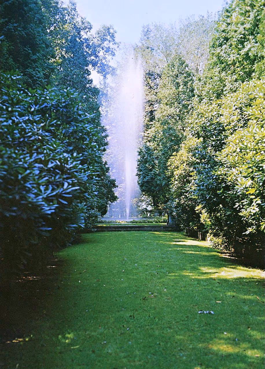 Historic fountain 1