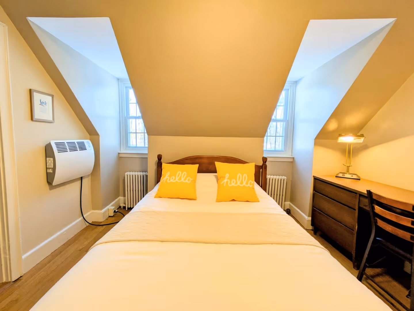 Rolling Ridge MH Room 15 at the foot of the bed