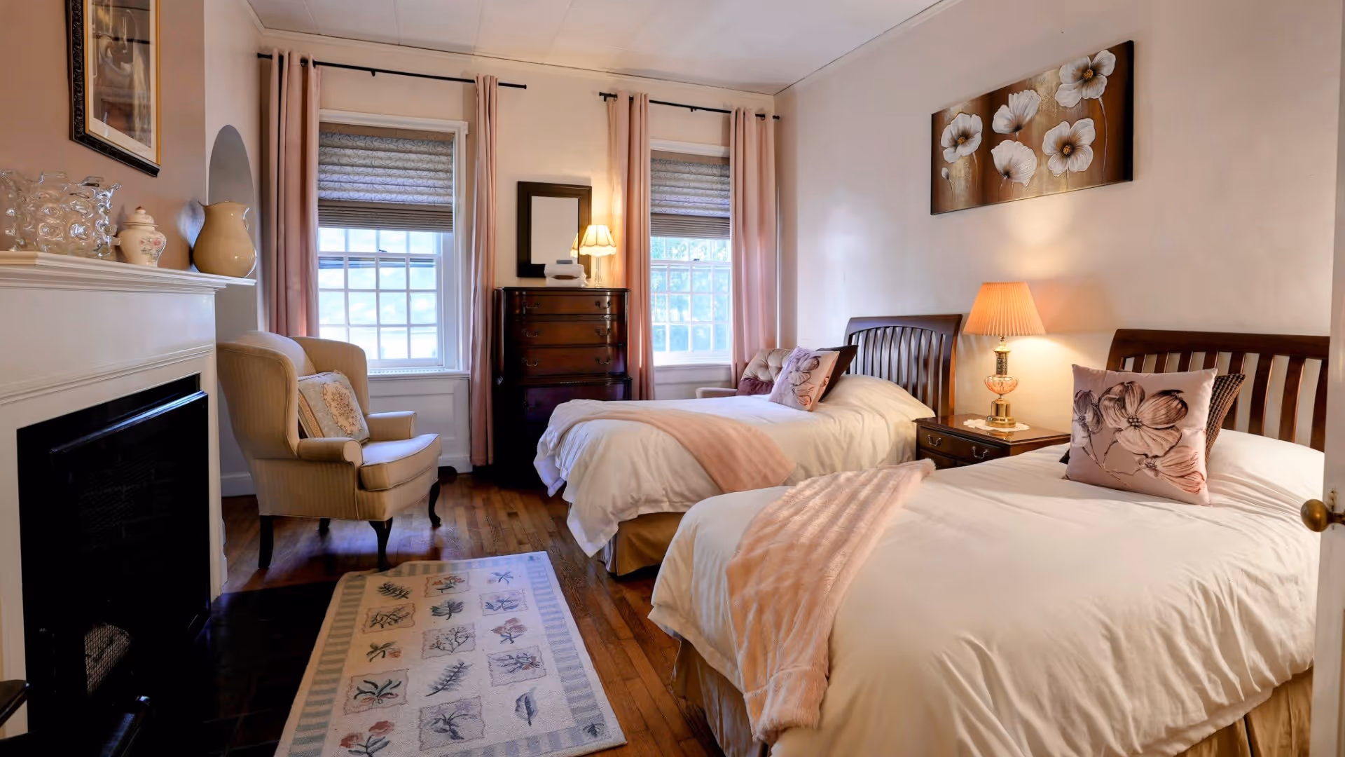 Rolling Ridge Main House Room 1