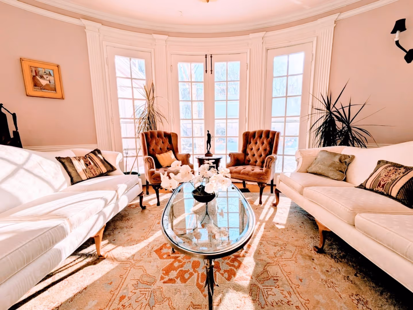 Rolling Ridge Oval Room from doorway