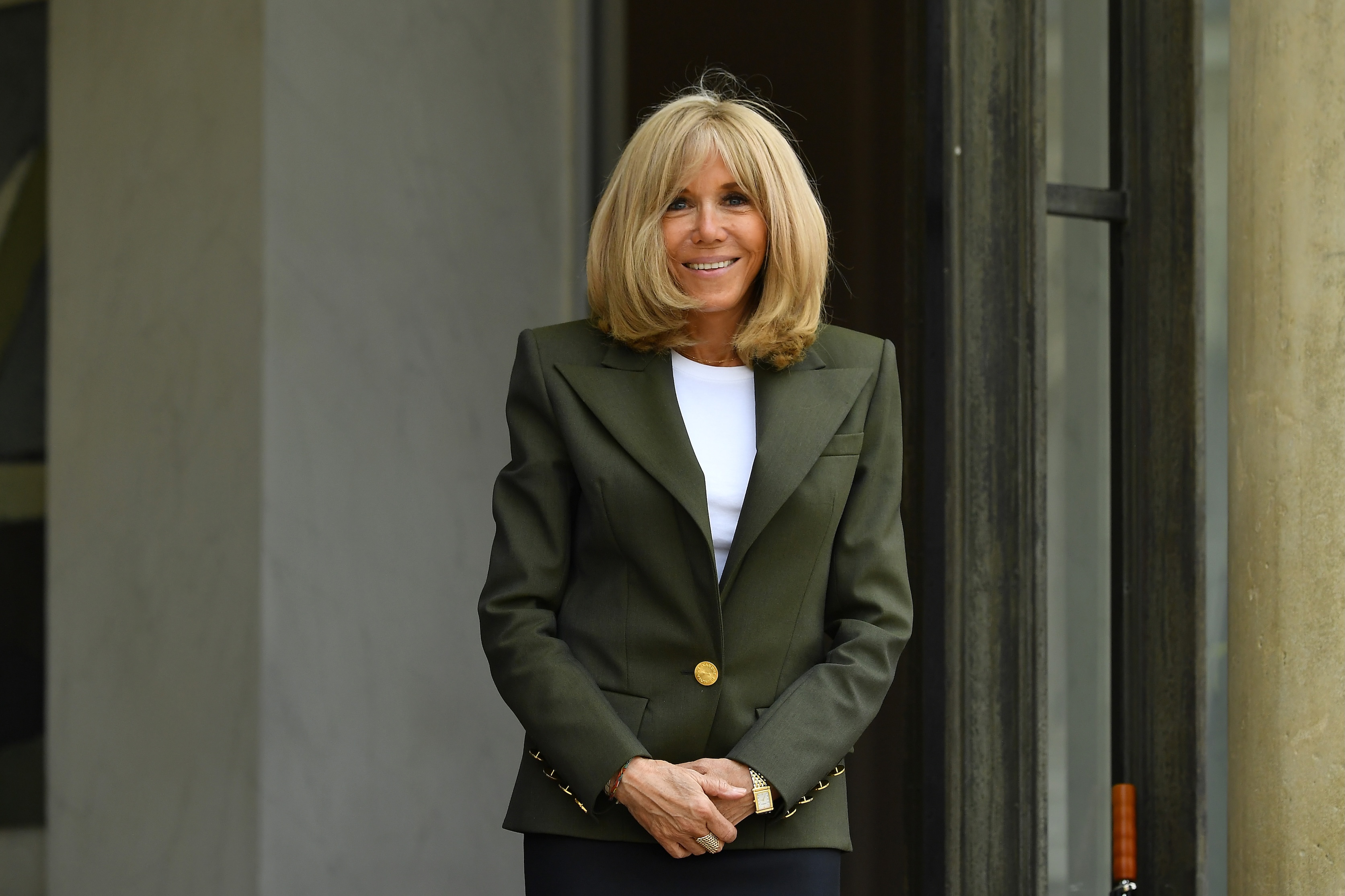 Les époux Macron poursuivent en diffamation une influenceuse américaine pour avoir relayé l'infox sur Brigitte Macron