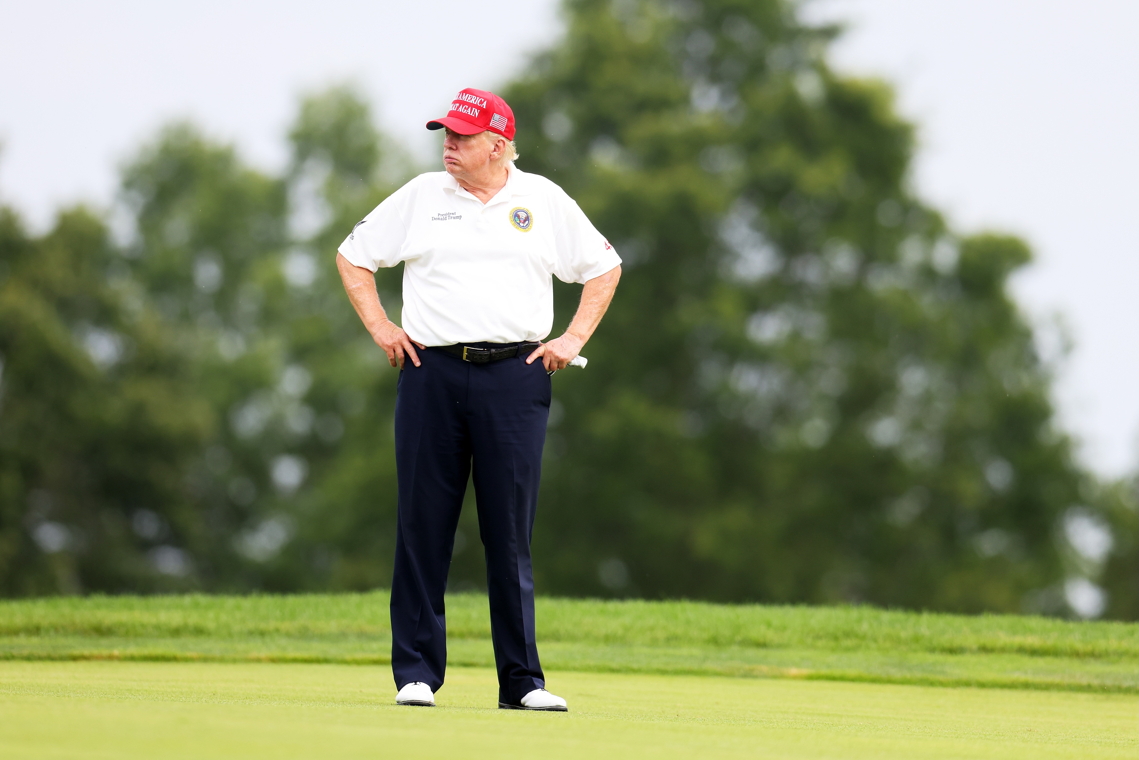 En Écosse, manifestations contre la visite de Trump occupé à jouer au golf