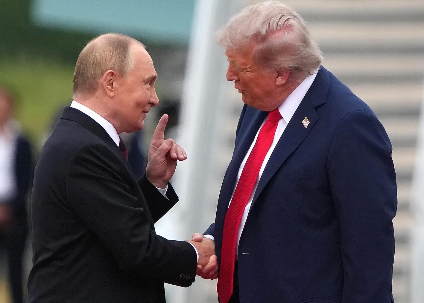 Sommet Trump-Poutine : pas d'accord sur l'Ukraine, des "progrès" évoqués