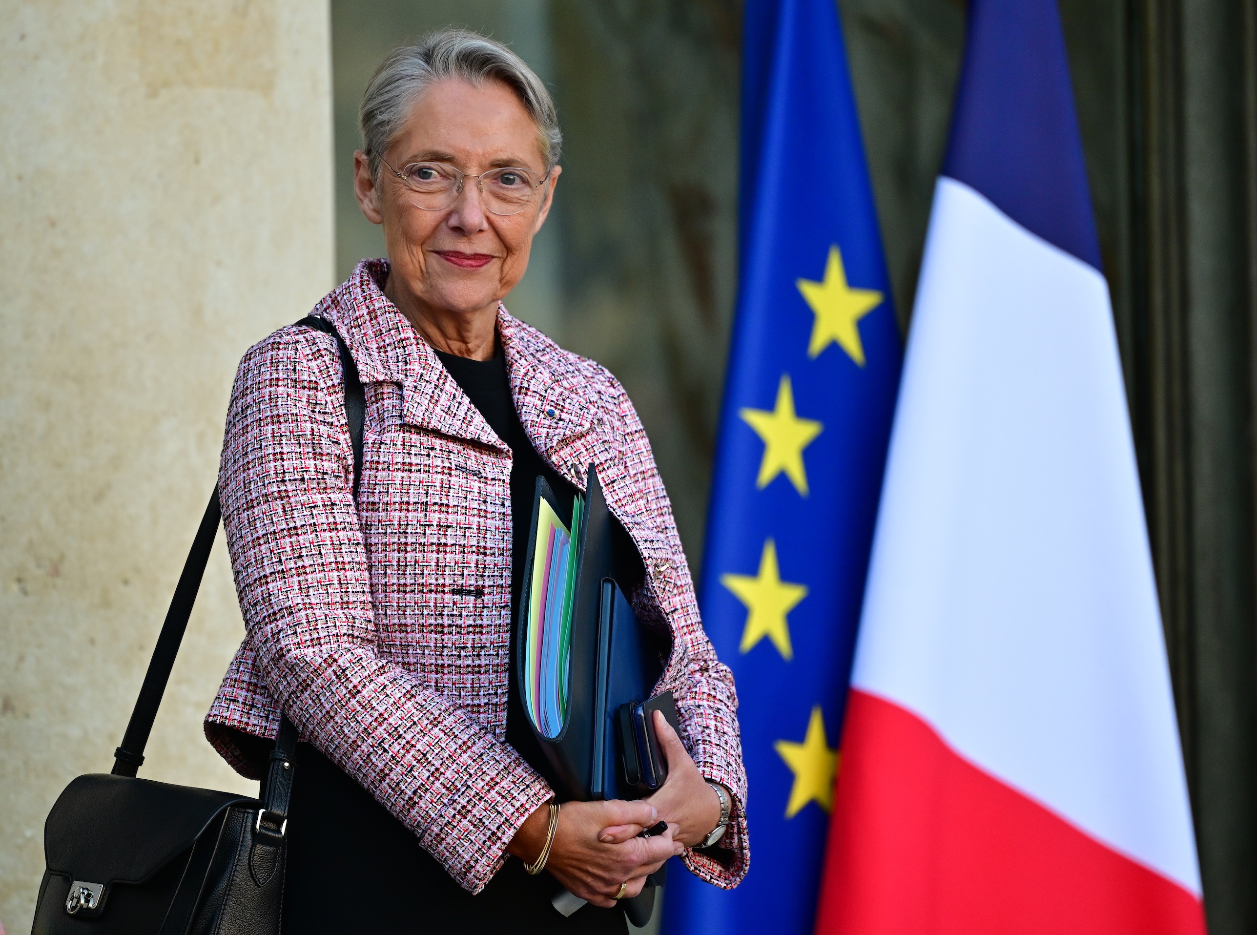 “Quand on me donne des dossiers, j'essaie de les comprendre” : Élisabeth Borne défend la légitimé des ministres à leur poste même s’ils ne sont pas spécialistes