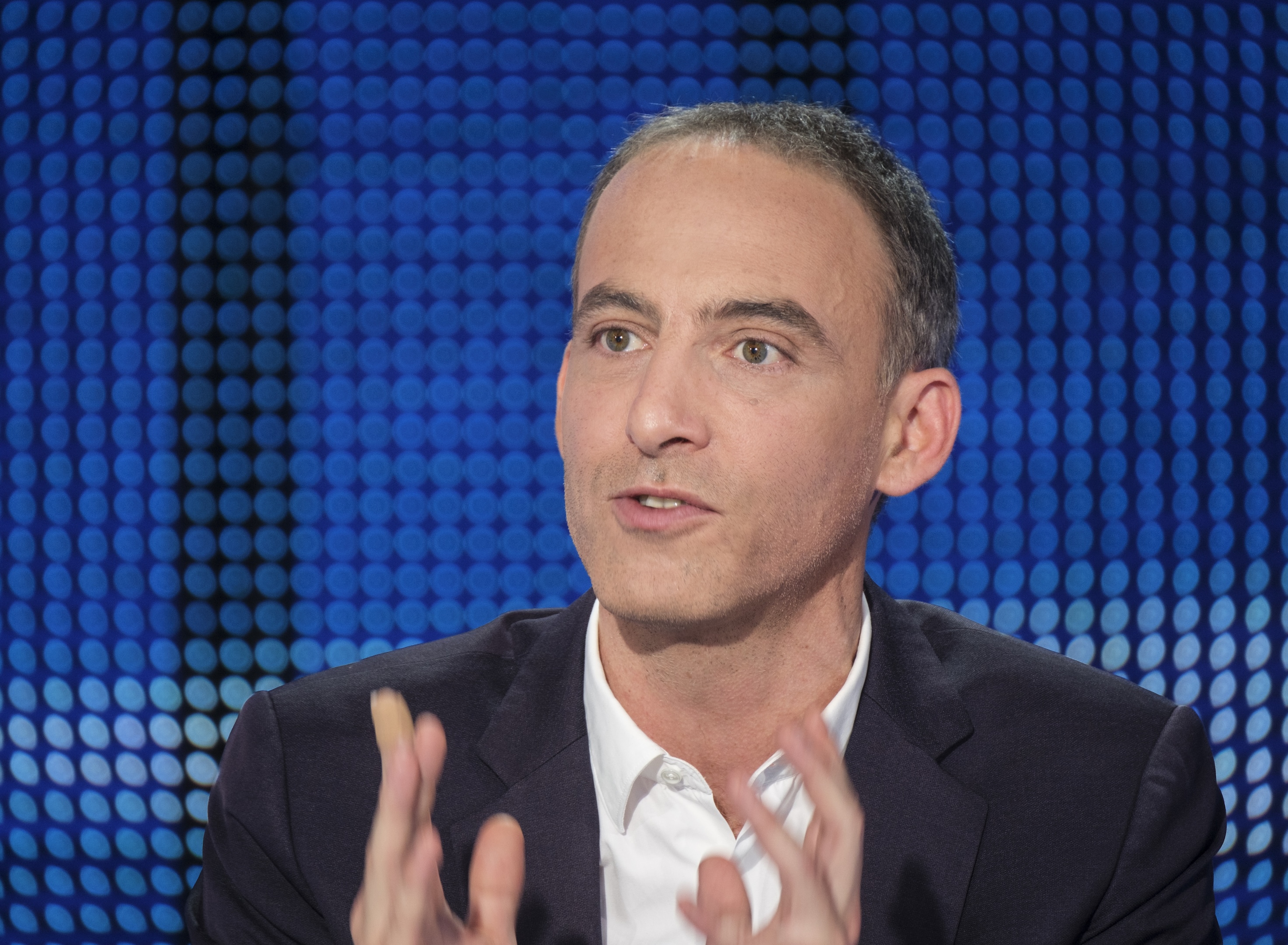Taxe Zucman: c'est "non" pour Larcher, "la base de tout accord" pour Glucksmann