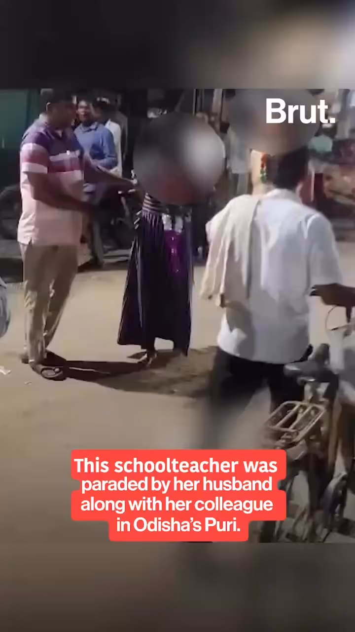 odisha-teacher-paraded-and-garlanded