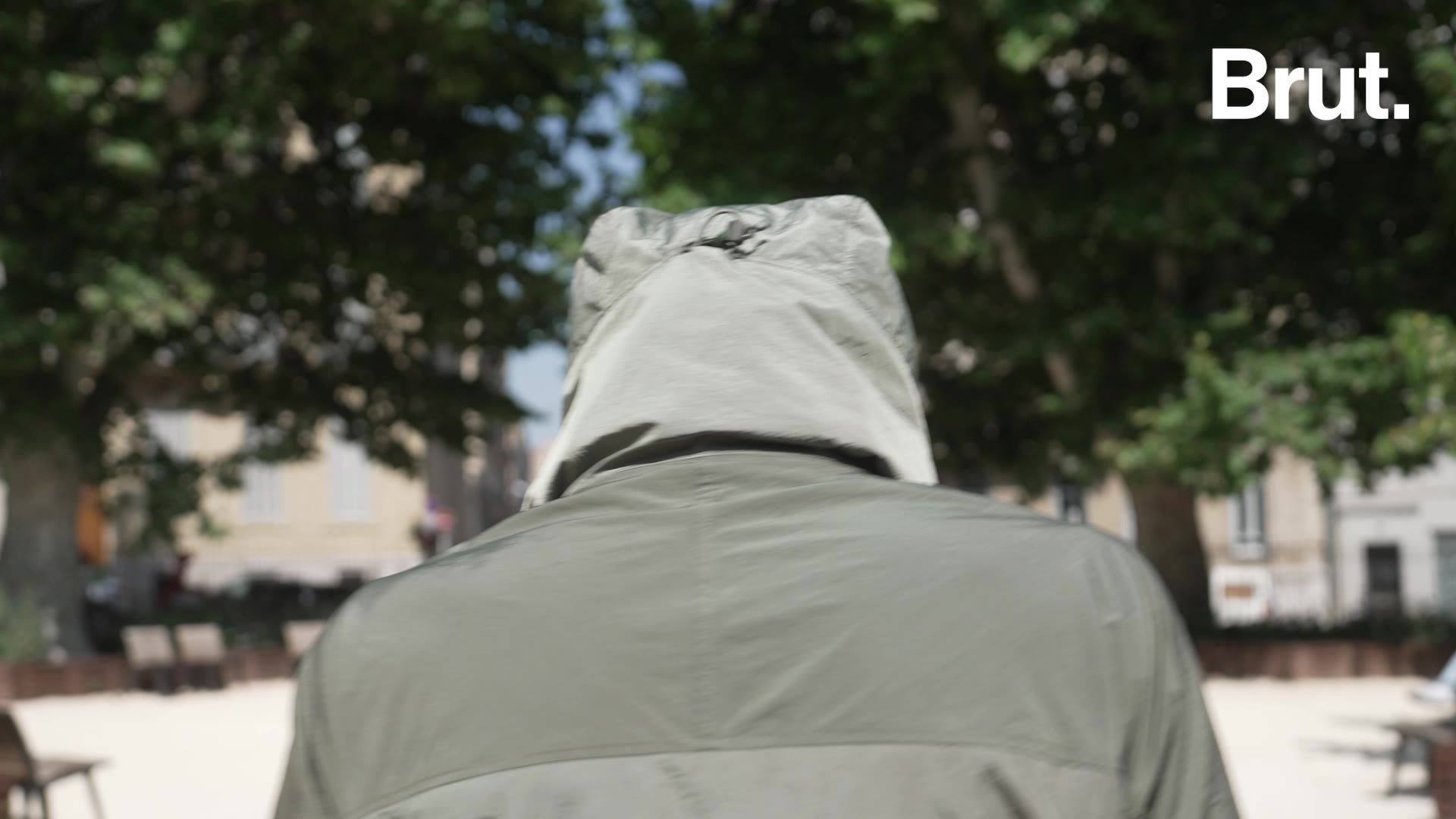 Proxénète, ex-prostituée, mère de famille : ils racontent leur histoire