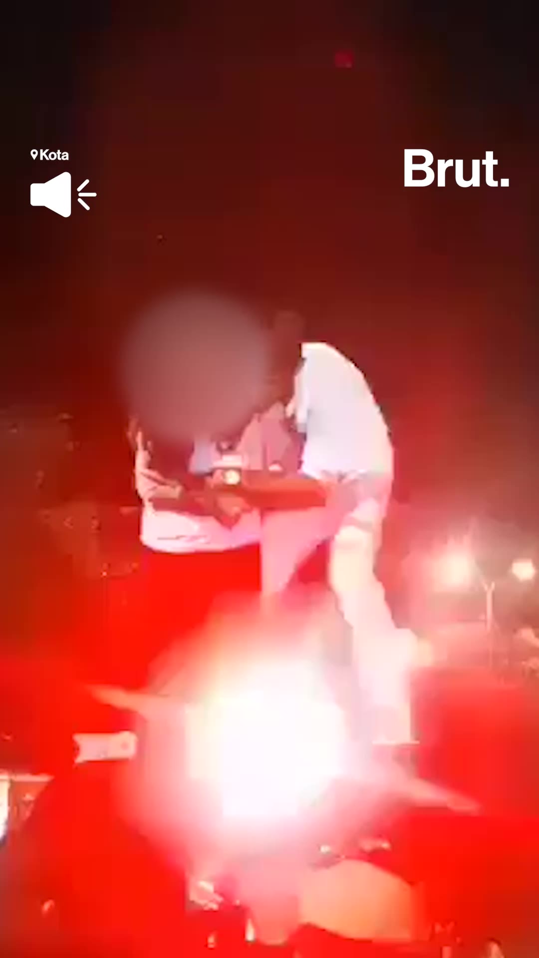 couple-climbed-on-top-of-a-police-vehicle